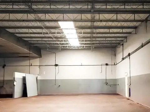 Galpon en Venta 9  mts Frente