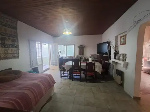 Depto Tipo Casa en Venta de 5 ambientes
