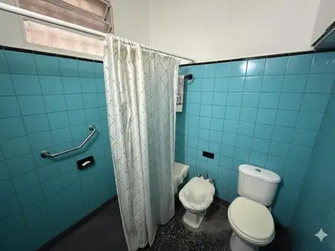 VENTA CASA TRES AMBIENTES PISCINA MORON
