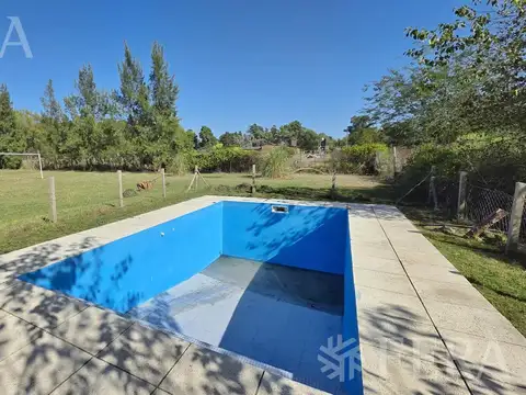 Venta quinta de 8200 m2 con piscina en Arturo Segui