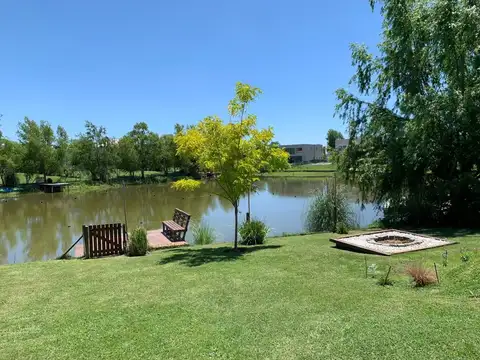 Avenida de Los Lagos 100 100