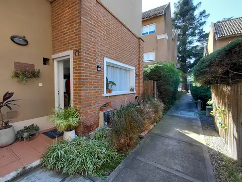 DUPLEX 3  AMBIENTES cochera en Ituzaingo