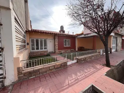VENTA DE CASA CALLE CROCE B° AERONAUTICO-LAS HERAS
