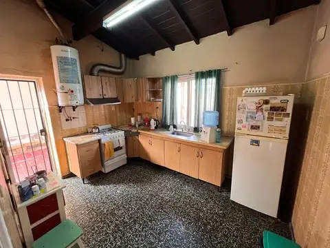 Casa 6 ambientes con 1 baño