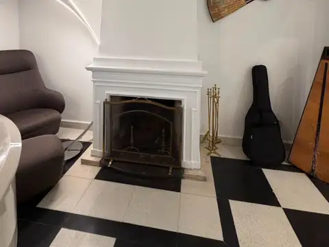 Casa en Alquiler con 1 cochera