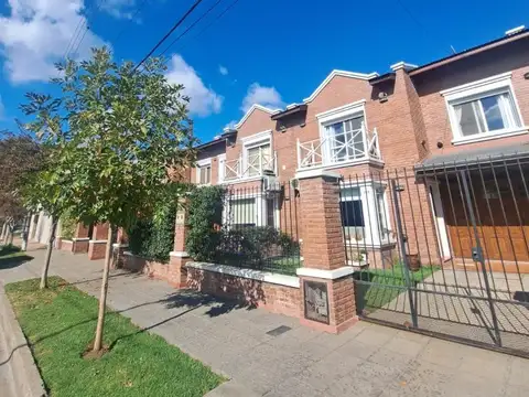 Depto Tipo Casa 4 ambientes con 2 baños