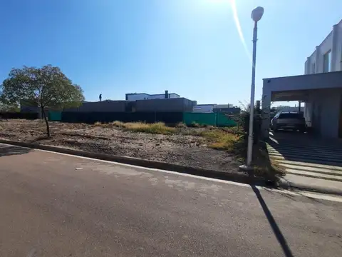 Terreno en Venta, FOS 50