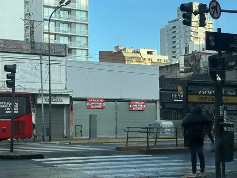 Local en alquiler en Cabildo y Olazabal