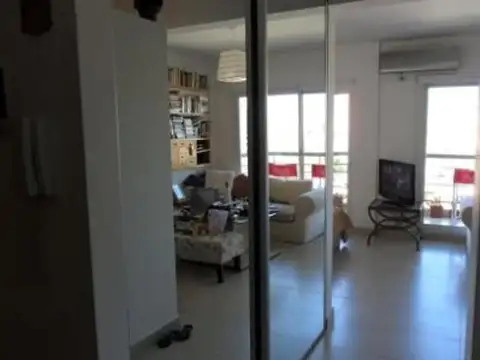 1 amb. divis.bcon. c/fte. Apto Prof. y/o vvda. Cochera Fija