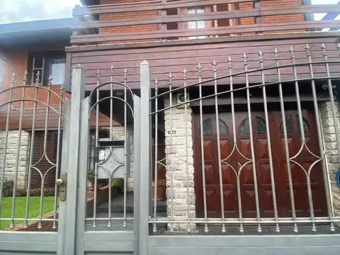 CONFORTABLE CHALET EN COLINAS