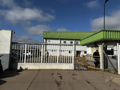 Galpon en Alquiler 112  mts Frente