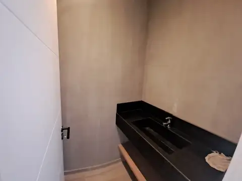 Casa en Venta en Pilar del Este - Santa Lucia, USD 175.000