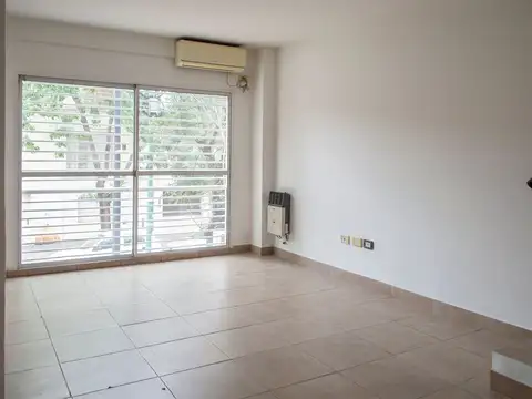 Depto Tipo Casa en Venta 15 años
