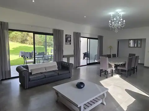 Casa en Alquiler Temporal en Costa Esmeralda, USD 4.200