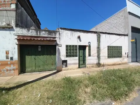 Venta Casa Lote Propio 3 Ambientes con Patio, Garage, Galpón