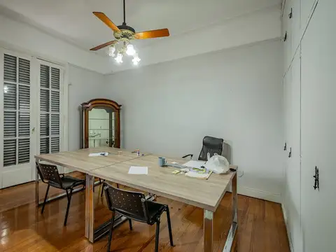 VENTA CASA 5 AMB-COCHERA JARDÍN PARQUE CENTENARIO