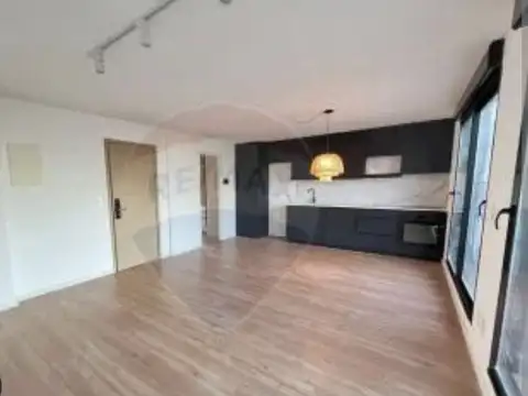 Casa en Alquiler con 2 cocheras