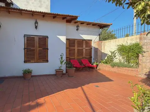Casa 5 ambientes con 3 baños