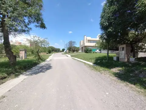 Lote en venta en TIERRALTA con todos los servicios