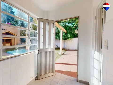Casa 6 ambientes con 2 baños