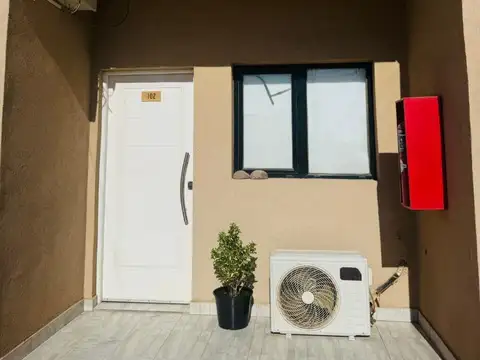 Inmobiliaria De La Via, VENDE COMPLEJO INNOVA  PETROLEUM