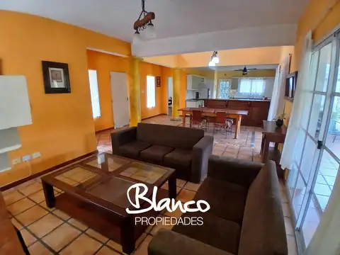 Casa en Venta con 1 cochera