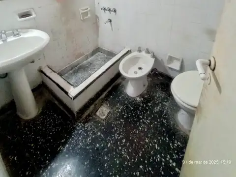 CASA EN VENTA CON COCHERA