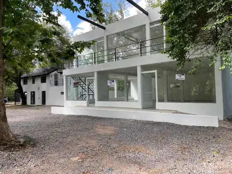 Dos Locales comerciales Frente Q2 Mediolaza Oportunidad escritura