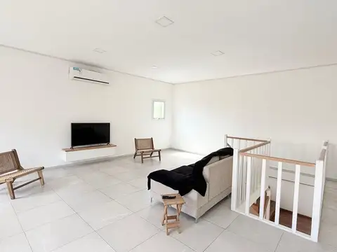Depto Tipo Casa en Venta con 1 cocheras