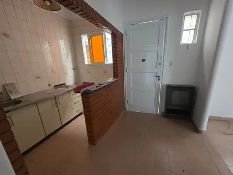 Depto Tipo Casa en Venta 60 años