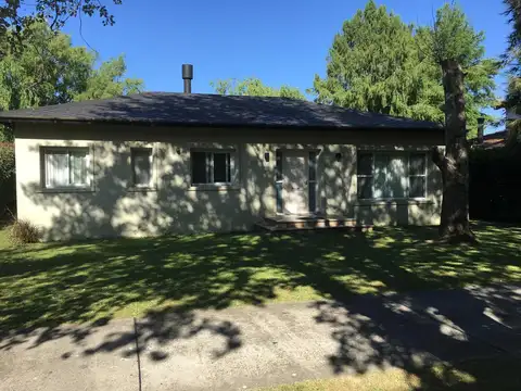 Casa 6 ambientes con 3 baños