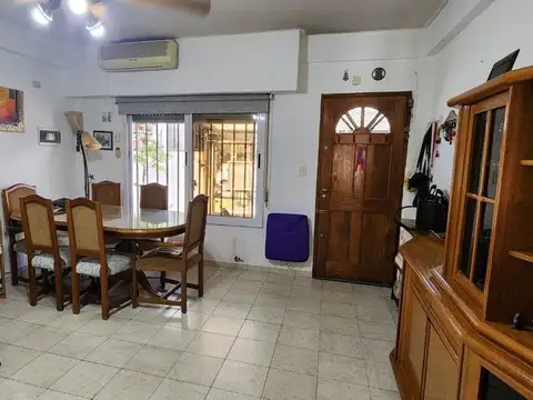 Depto Tipo Casa en Venta en Temperley, USD 109.000