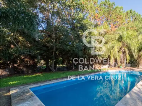 Quinta en Venta con 2 cocheras