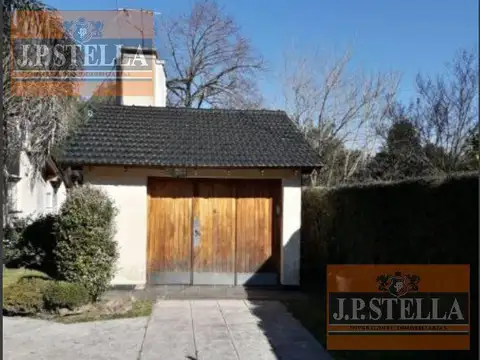 Casa en Venta con 2 cocheras