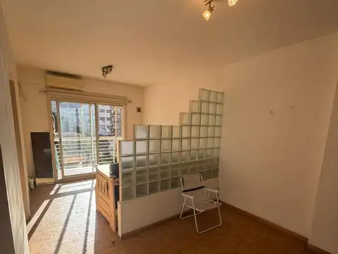 MONOAMBIENTE - HERMOSO - VILLA DEL PARQUE  con bajas Expensas