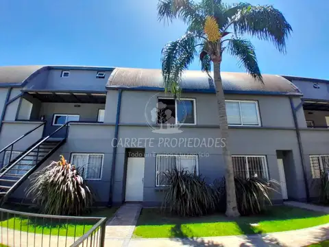 Dúplex en venta de 2 dormitorios c/ cochera en Pilar. Villa Morra 100