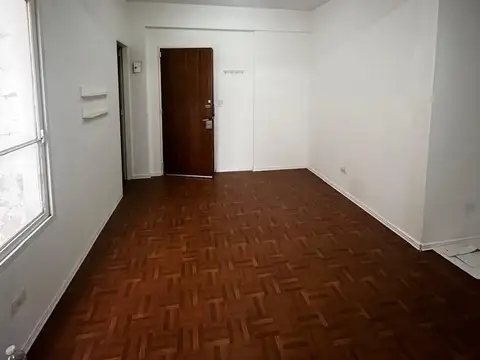 ALQUILER - OFICINA INTERNA CON BAÑO