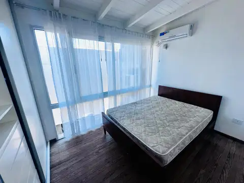 VENTA - Departamento  de Pasillo, Un Dormitorio, Jardín y Parrilla -  Pichincha, Rosario