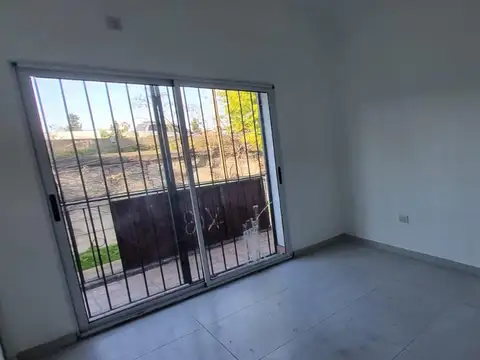 Depto Tipo Casa 3 ambientes con 1 baño