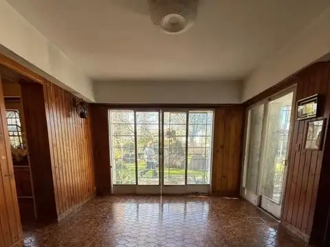 Casa en Alquiler con 1 cochera