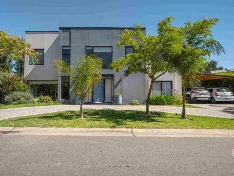 San Agustin  - Aristóbulo del Valle al 4500