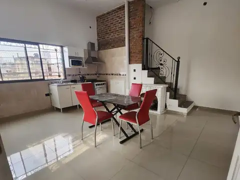 Casa en Alquiler en Lisandro De La Torre, $ 750.000