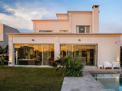 Casa en Alquiler Temporal en Pilar del Este - San Ramiro, USD 6.000