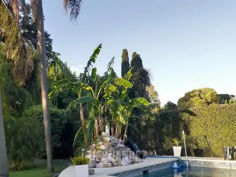 Quinta en Venta con 5 cocheras