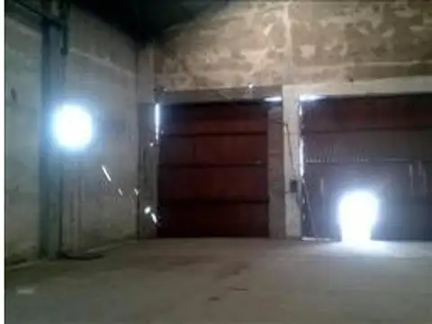 Venta galpón a metros del Mercado de Fisherton
