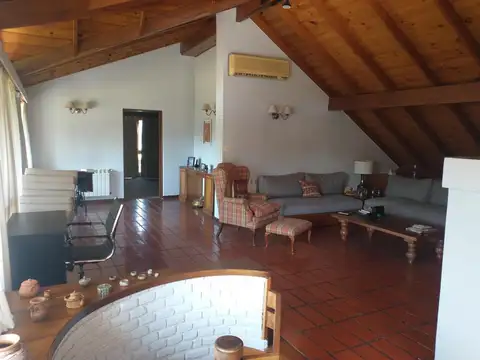 Casa 7 ambientes con 3 baños