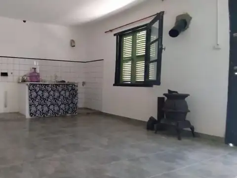 Casa 3 ambientes con 1 baño