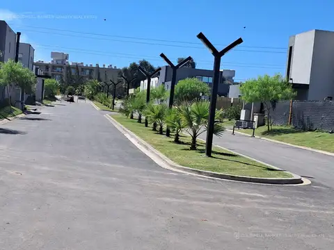 DÚPLEX | 4 AMBIENTES | JARDÍN | A ESTRENAR | COCHERA DOBLE | SPRING PARK PILAR