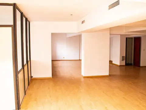 Oficina en Venta con 1 cochera