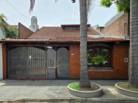 Chalet en Venta en Villa Sarmiento